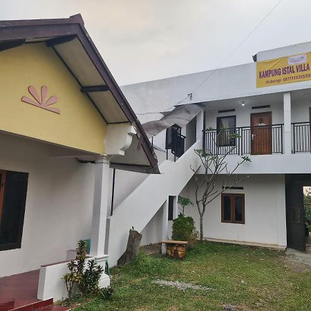 Kampung Istal Villa Pamijahan ボゴール エクステリア 写真