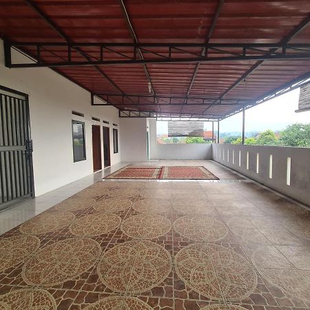 Kampung Istal Villa Pamijahan ボゴール エクステリア 写真