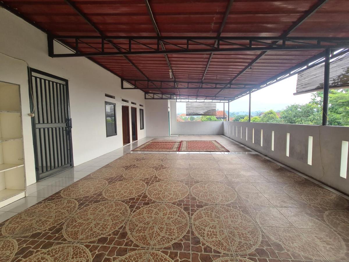 Kampung Istal Villa Pamijahan ボゴール エクステリア 写真