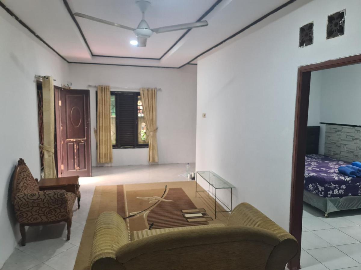 Kampung Istal Villa Pamijahan ボゴール エクステリア 写真