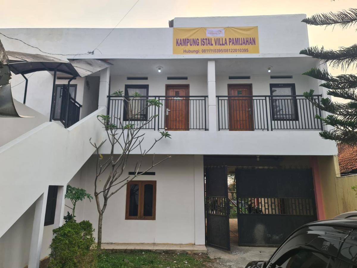 Kampung Istal Villa Pamijahan ボゴール エクステリア 写真