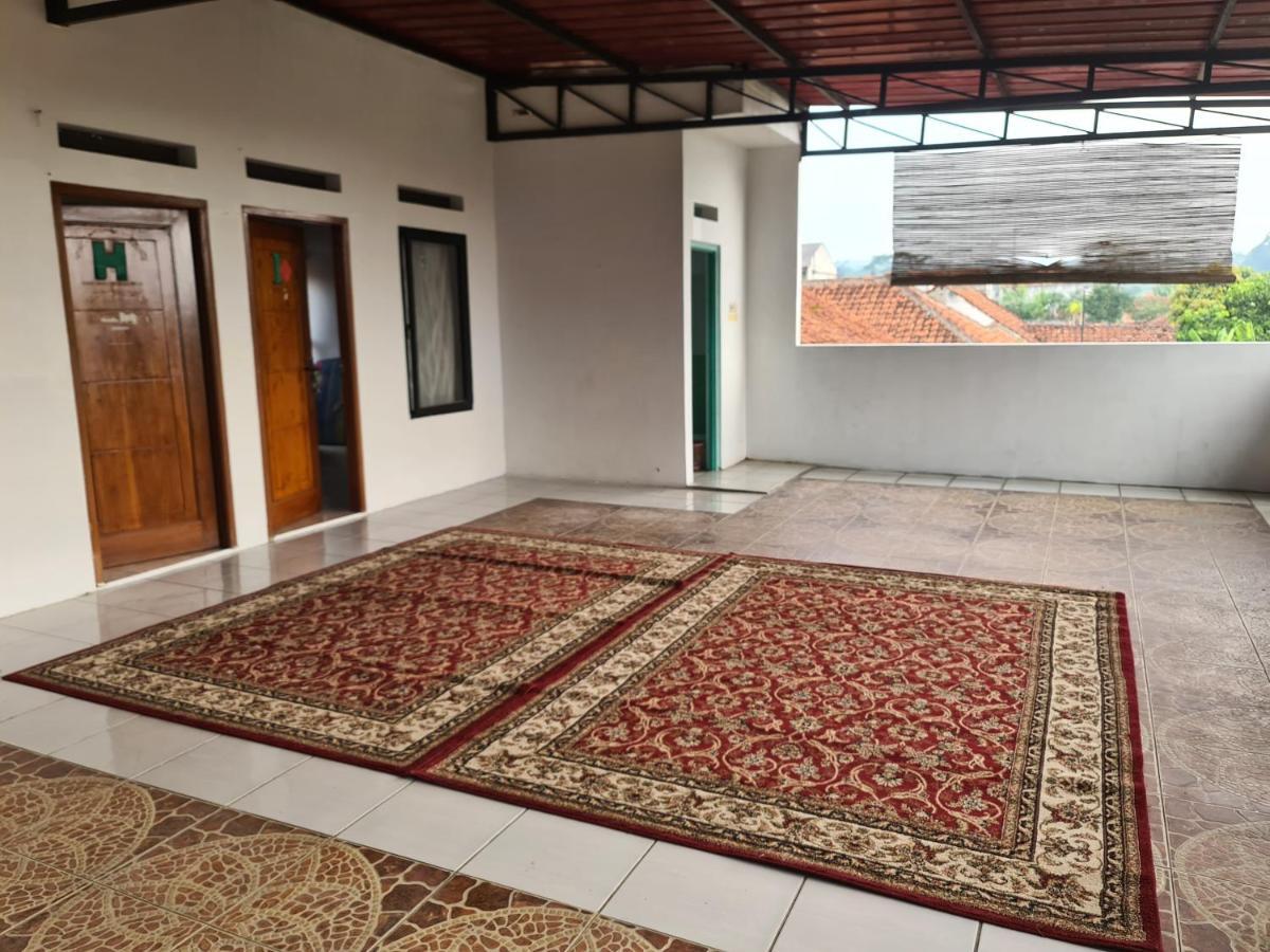Kampung Istal Villa Pamijahan ボゴール エクステリア 写真