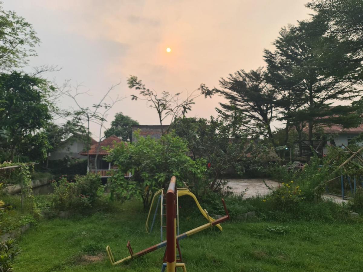 Kampung Istal Villa Pamijahan ボゴール エクステリア 写真