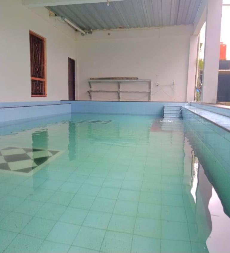 Kampung Istal Villa Pamijahan ボゴール エクステリア 写真